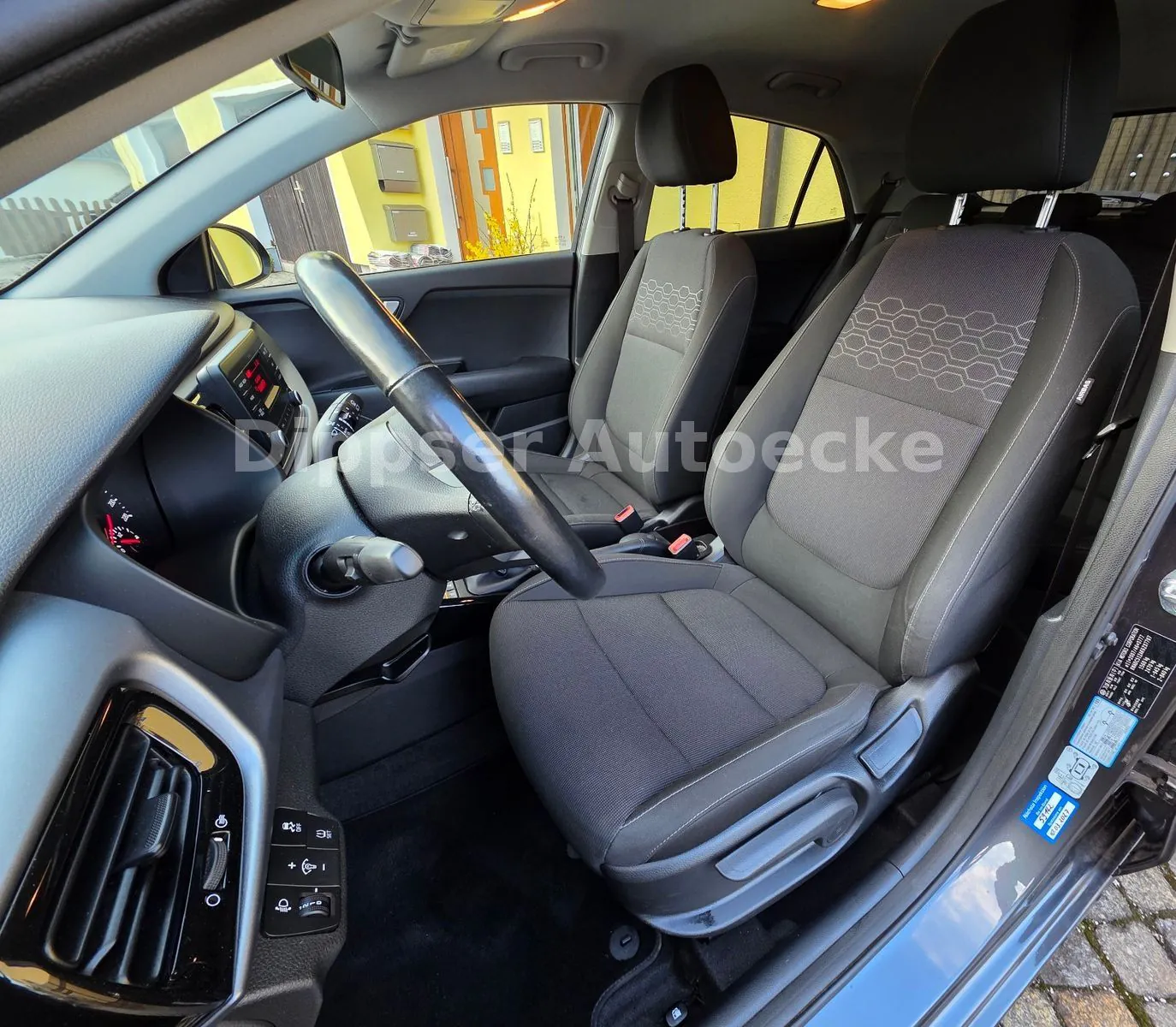 Fahrzeugabbildung Kia Rio 