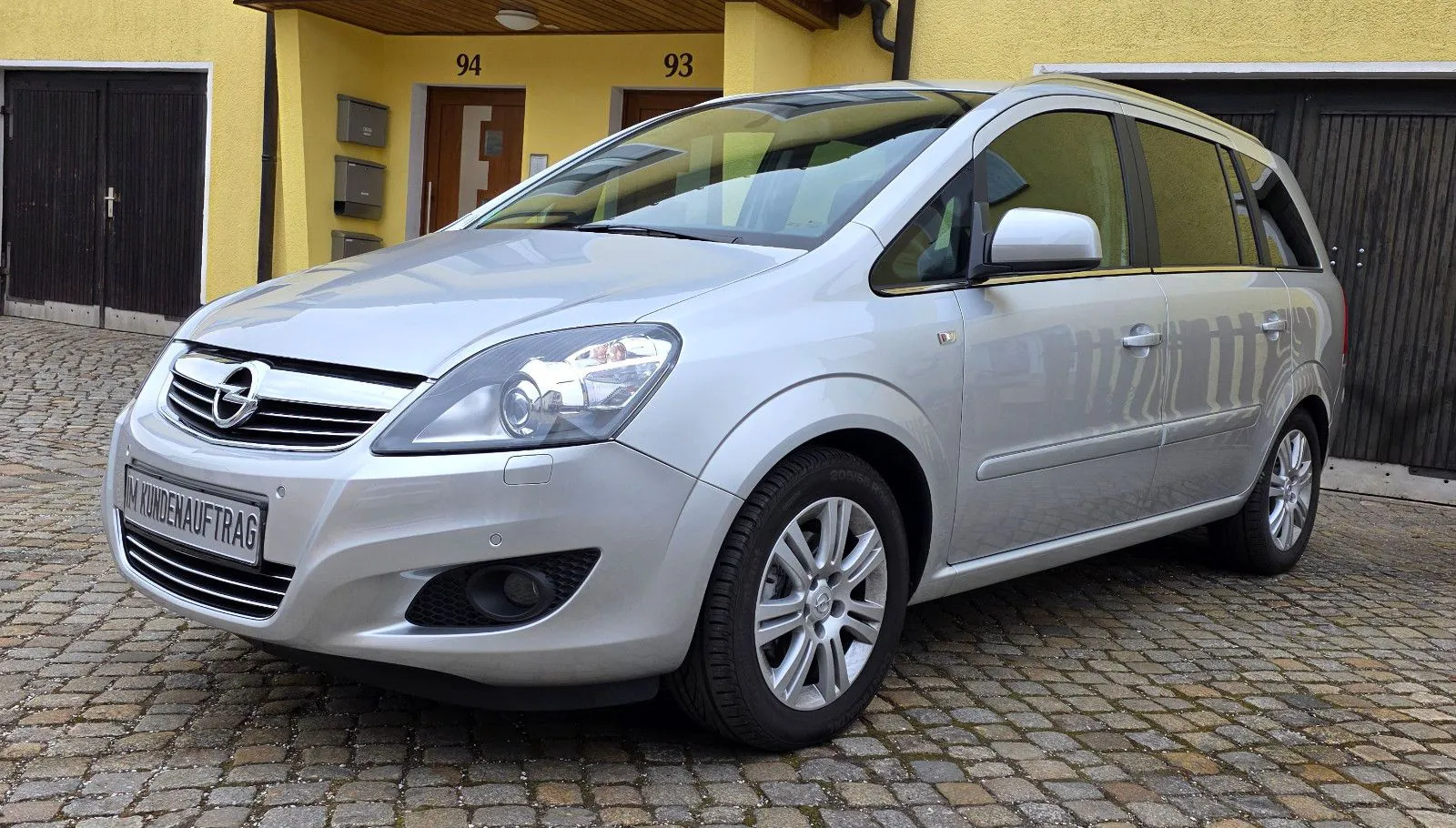 Fahrzeugabbildung Opel Zafira B 