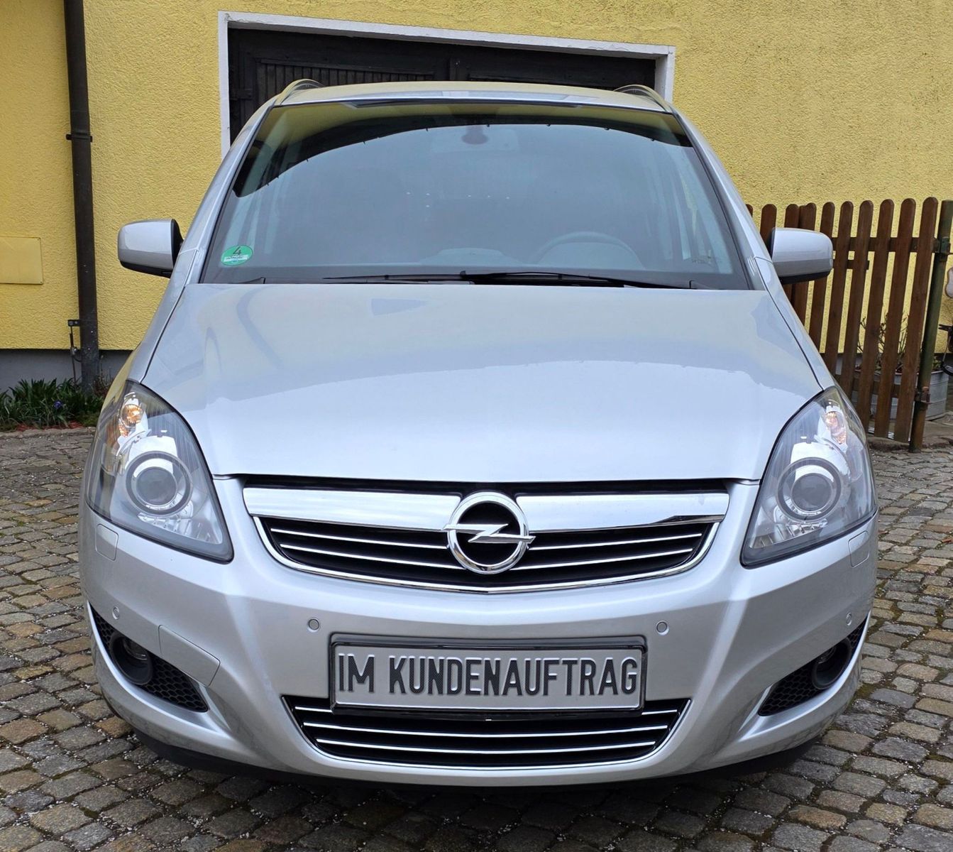 Fahrzeugabbildung Opel Zafira B 