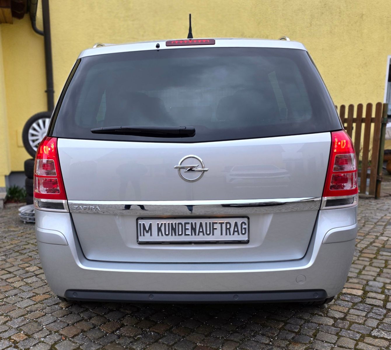 Fahrzeugabbildung Opel Zafira B 