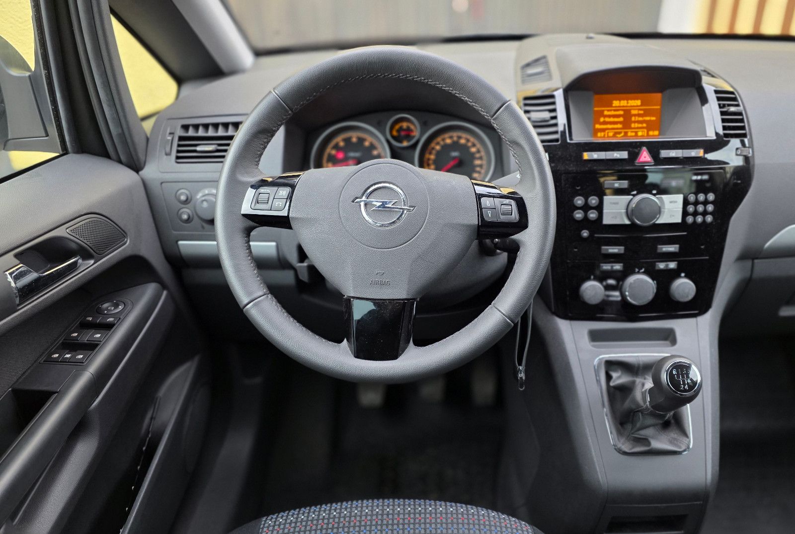Fahrzeugabbildung Opel Zafira B 