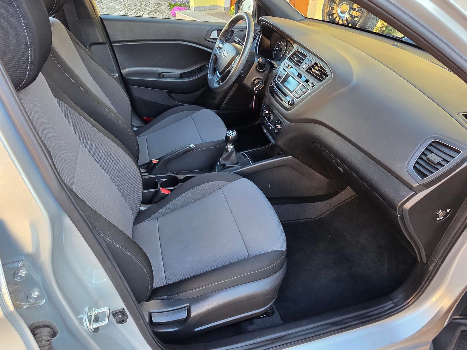 Fahrzeugabbildung Hyundai i20