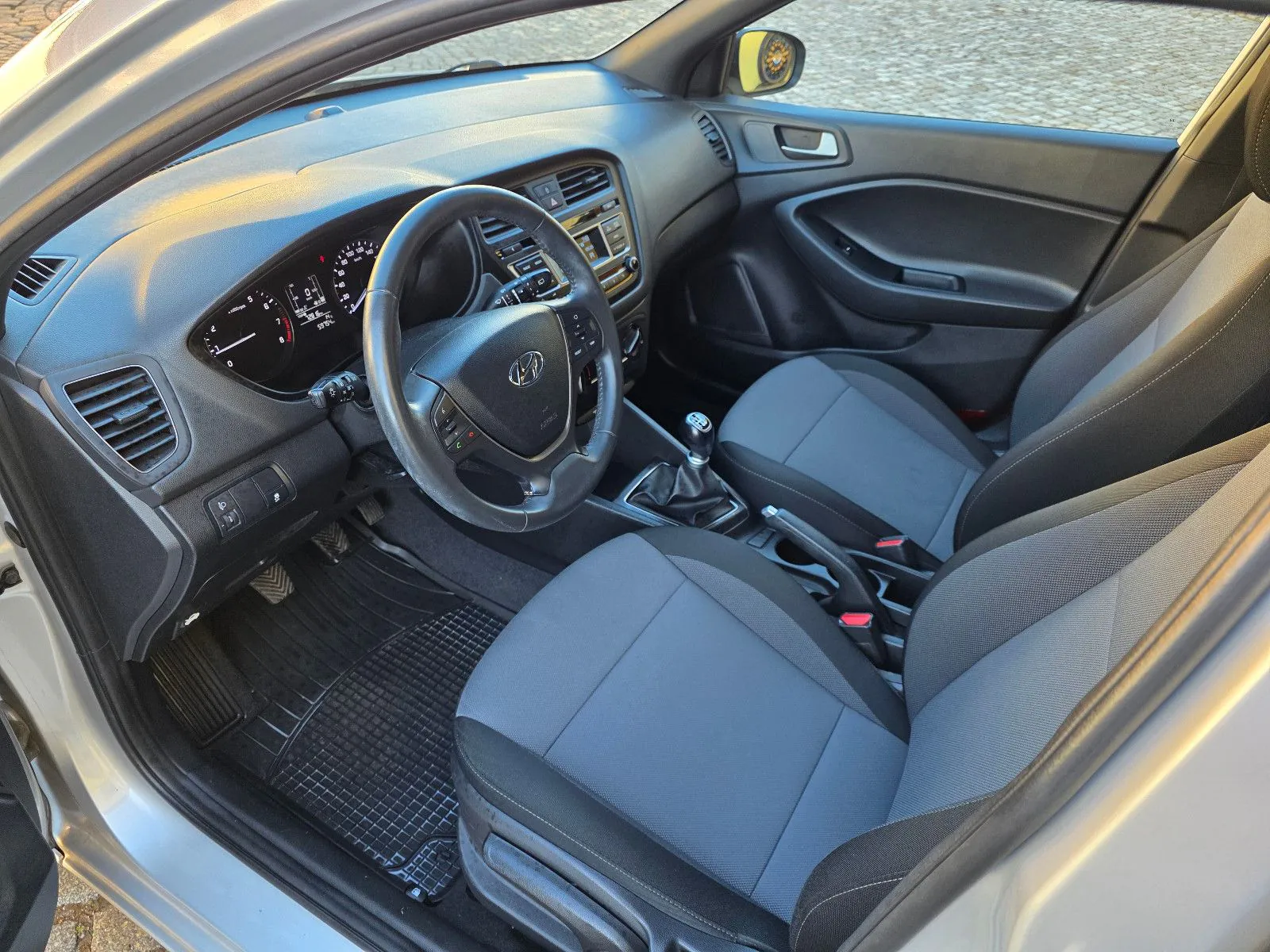 Fahrzeugabbildung Hyundai i20 