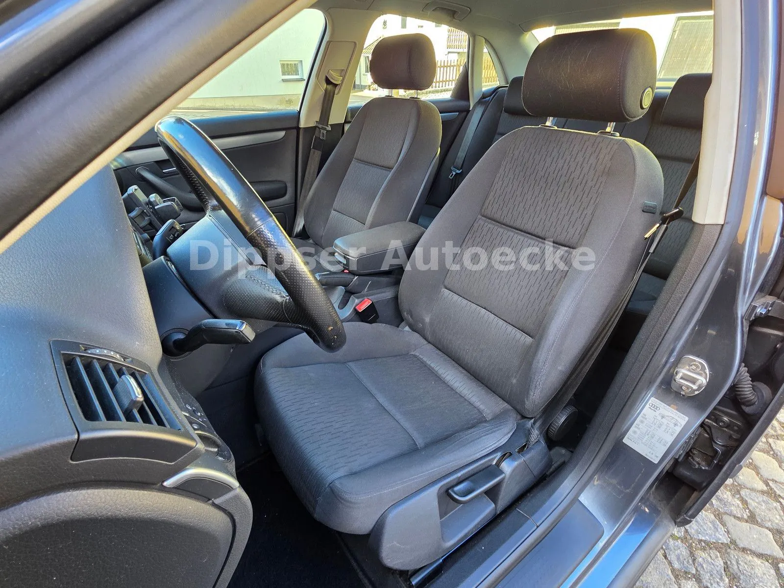 Fahrzeugabbildung Audi A4 Lim. 1.9 TDI_Climatr_8 fach Alu...