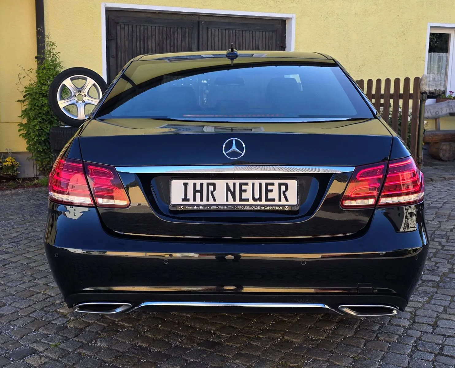Fahrzeugabbildung Mercedes-Benz E 350_Limousine_4Matic_Climatr_Sitzh_8 fach...