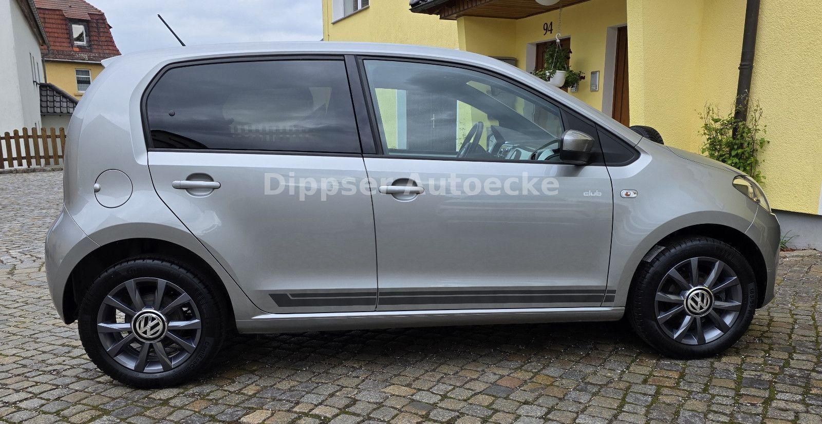 Fahrzeugabbildung Volkswagen up!_Klima_Schiebedach_Alufelgen_Winterräder..