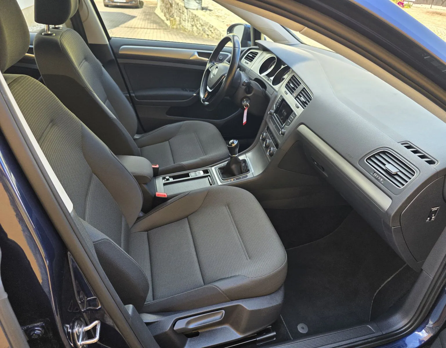 Fahrzeugabbildung Volkswagen Golf VII Lim.