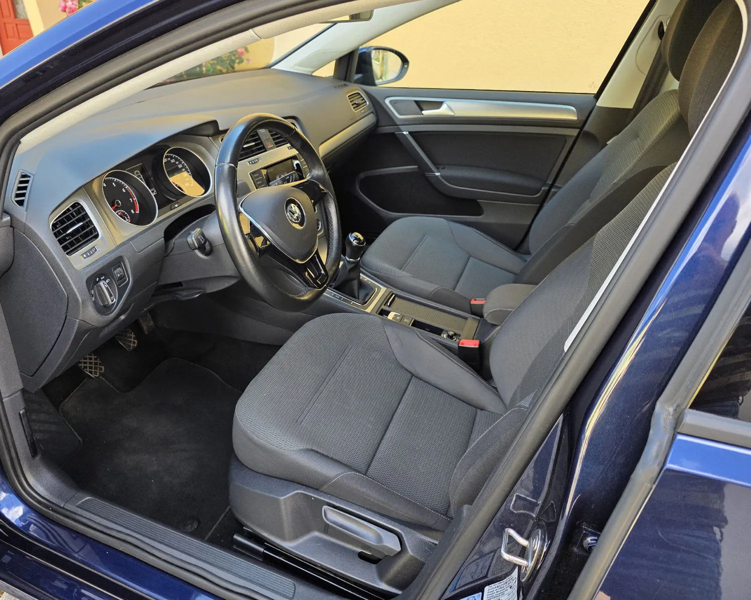 Fahrzeugabbildung Volkswagen Golf VII Lim. 