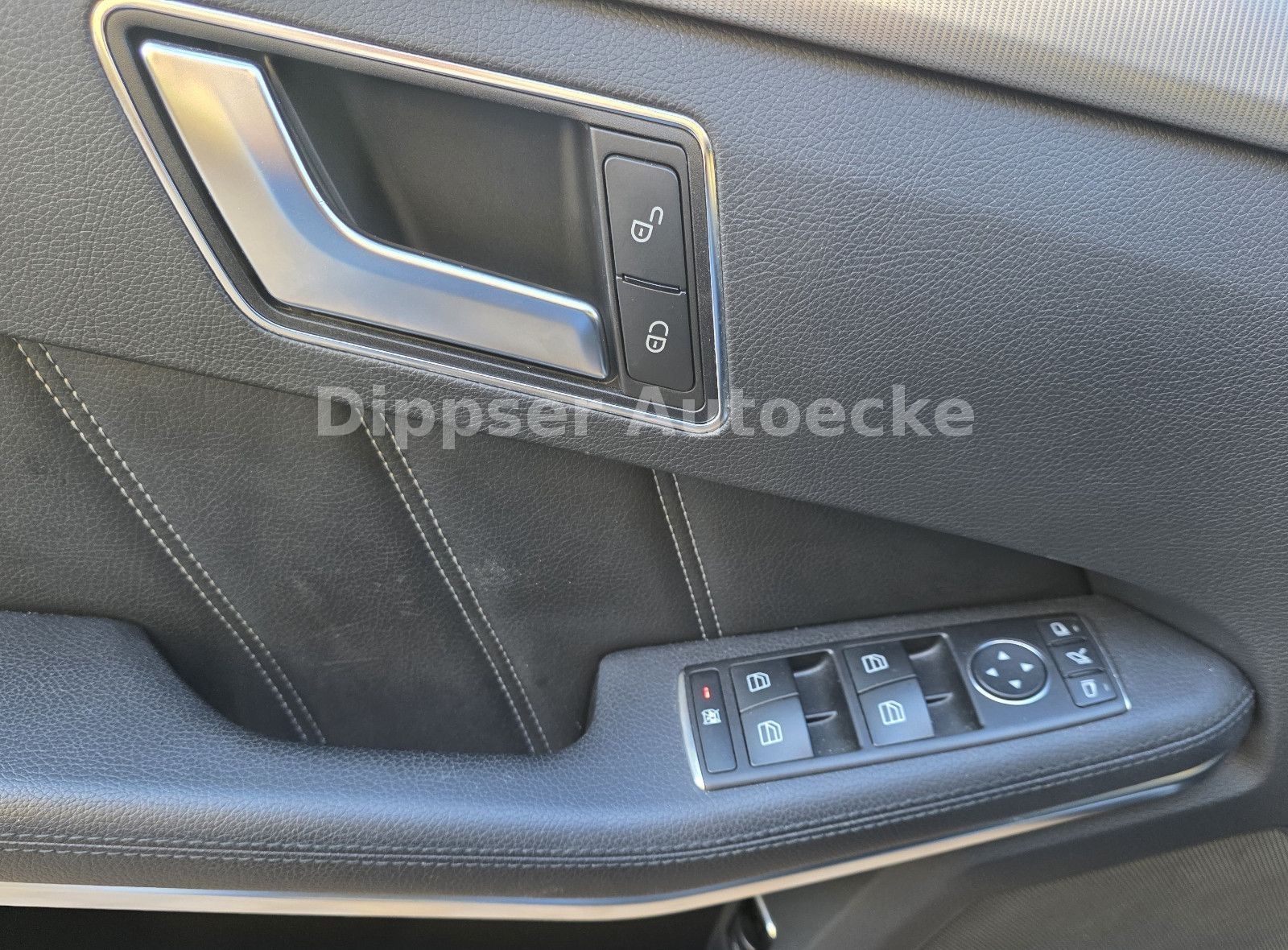 Fahrzeugabbildung Mercedes-Benz E 350_Limousine_4Matic_Climatr_Sitzh_8 fach...